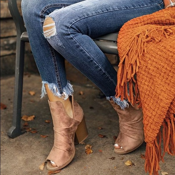 🆕Quinn | Peep Toe Bootie in Taupe - Picture 5 of 6